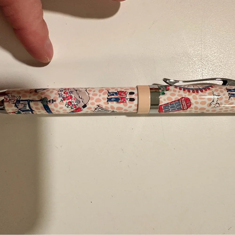 Decorative Pen with London Theme - Picture 2 of 4